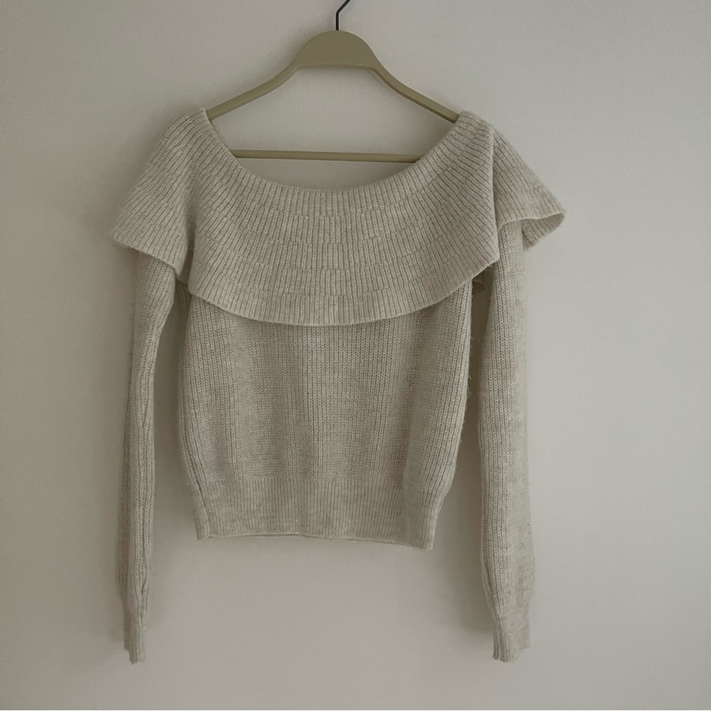 Urban Outfitters | Off the shoulder sweater